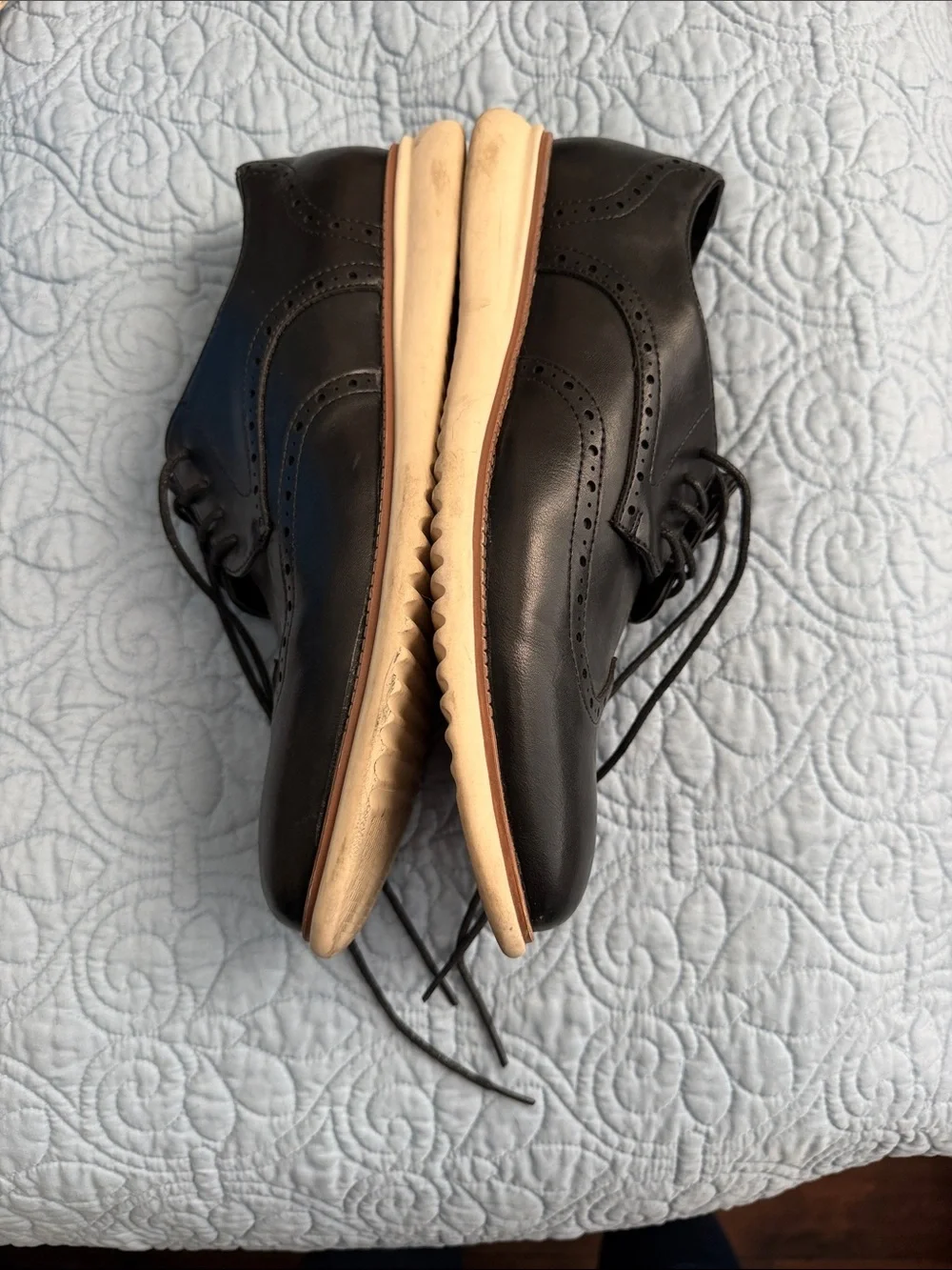 Jones New York Black Leather Brogue Derby Oxfords with Tan Sole